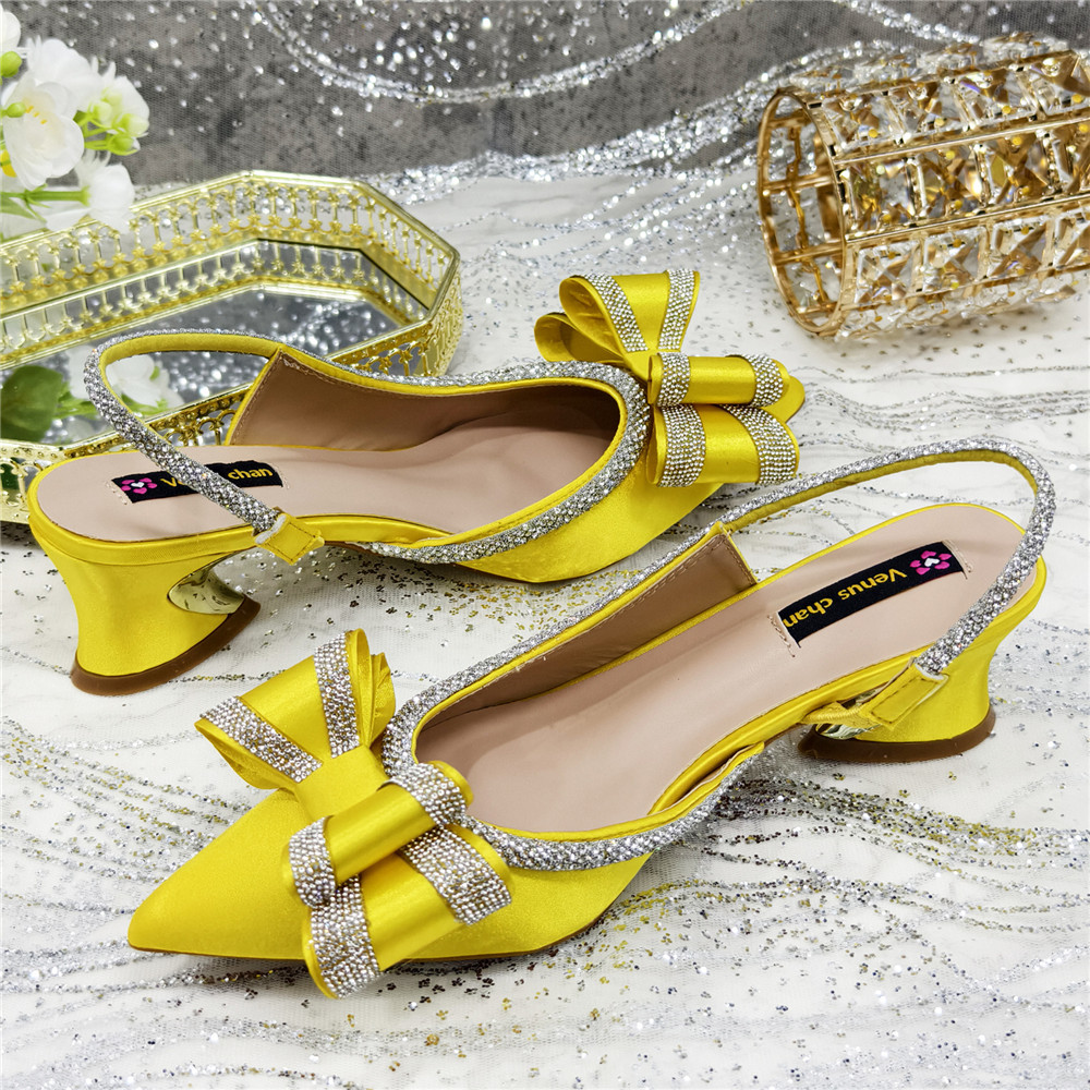 Elegant Yellow Satin Rhineston - Wedding Packaging recension och pris