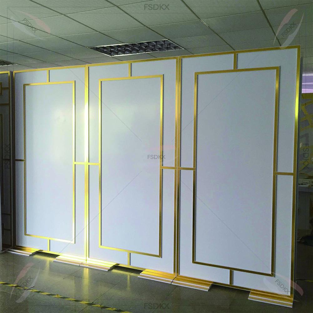 Shiny Gold Party Supplies Back - Wedding Supply Rentals recension och pris